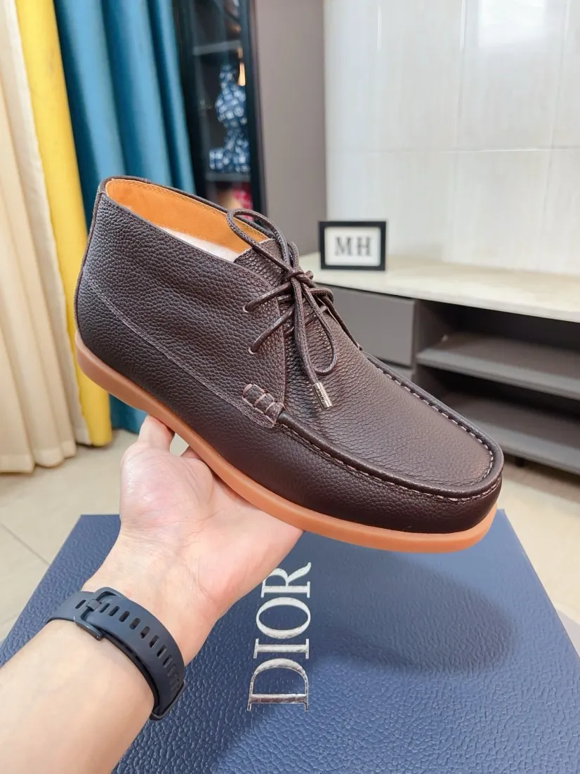 Men's shoes 💰600🌹🌹【UGG】✨The most popular series, a must-have for stylish men 😱The latest limited edition at the counter🍃Top export foreign trade order, counter packaging. Designed with high-end textured matte cowhide➕The simulated wool is beautiful, and the collar surface presents a clear texture, which is friendly without losing the foundation. 👀 Casual roll rope lace-up style✨Thick stitching to reinforce the sole, natural rubber sole🍎The collar makes walking more comfortable and relaxed. 38_44 code